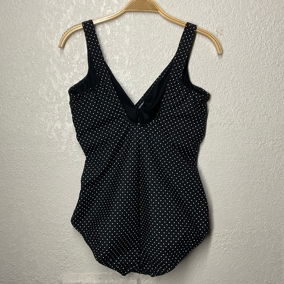 Miraclesuit Women's Swimwear Pin
Point Oceanus Tummy Control V neckline 12DD - Picture 5 of 9